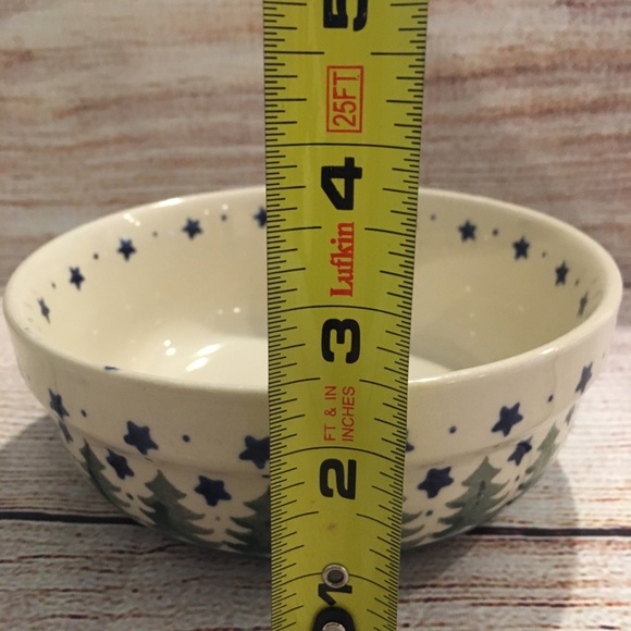 3/$40 Polish Pottery 6” Christmas Bowl - Picture 5 of 5